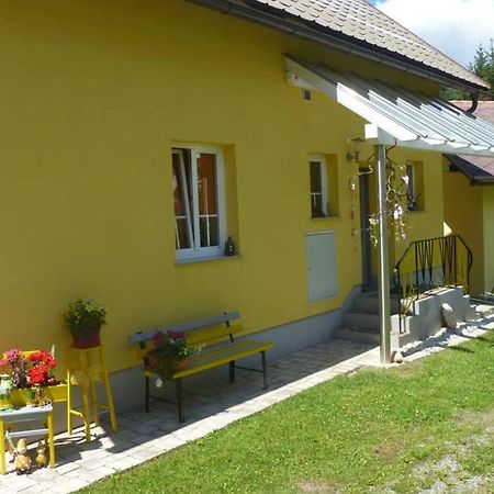 Gemuetliches Ferienhaus Am Waldrand Tropolach Exterior photo